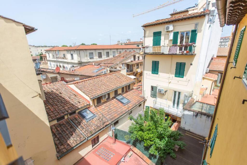 Cozy In San Frediano Apartment